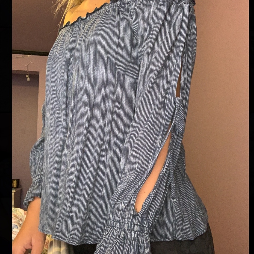 American eagle off the shoulder top
